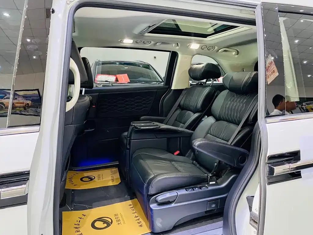 Honda Elysion 2023 из CN, фото 2