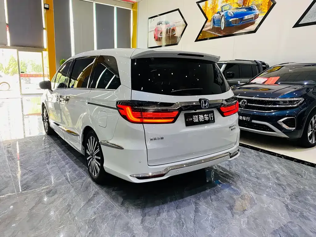Honda Elysion 2023 из CN, фото 3