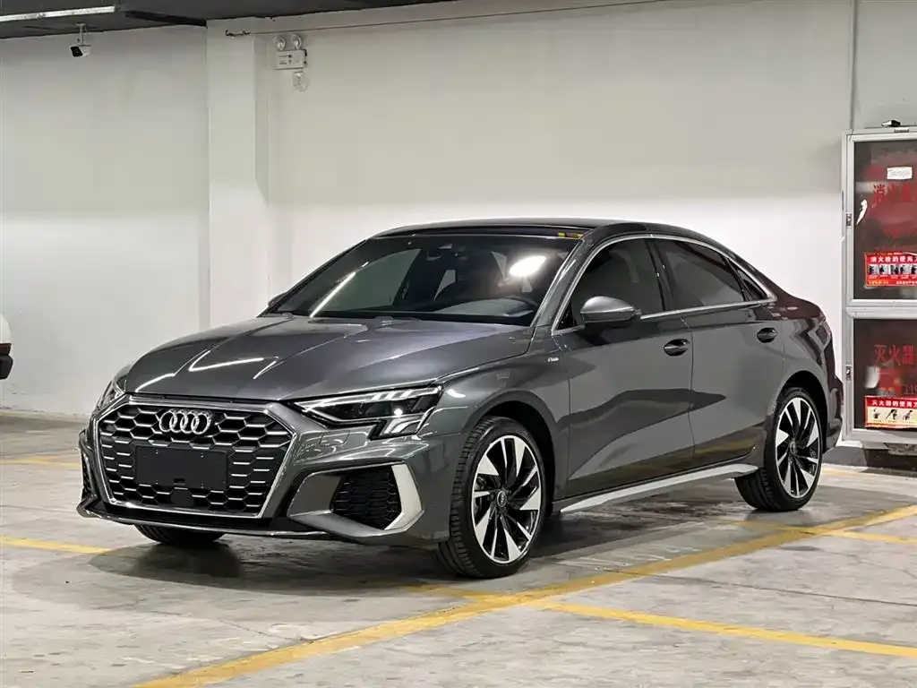 Audi A3 2023 из CN, фото 1