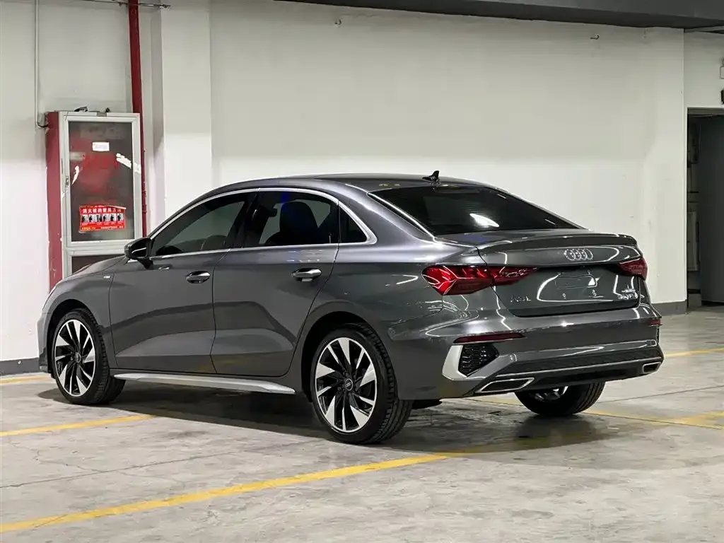 Audi A3 2023 из CN, фото 4