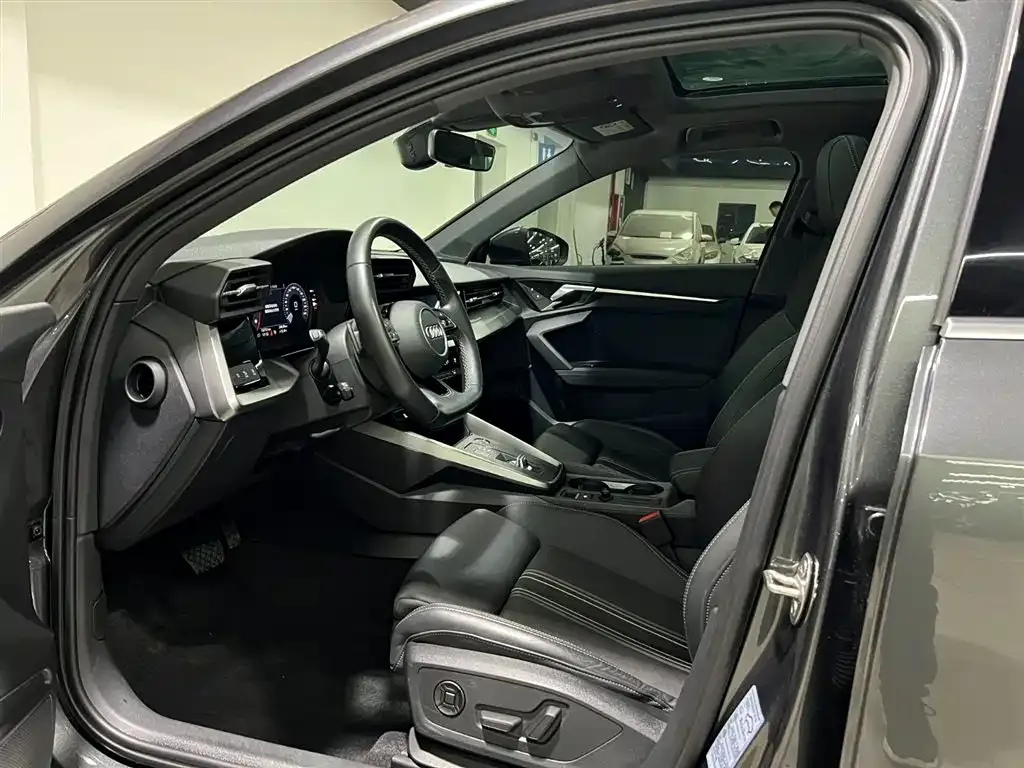 Audi A3 2023 из CN, фото 8