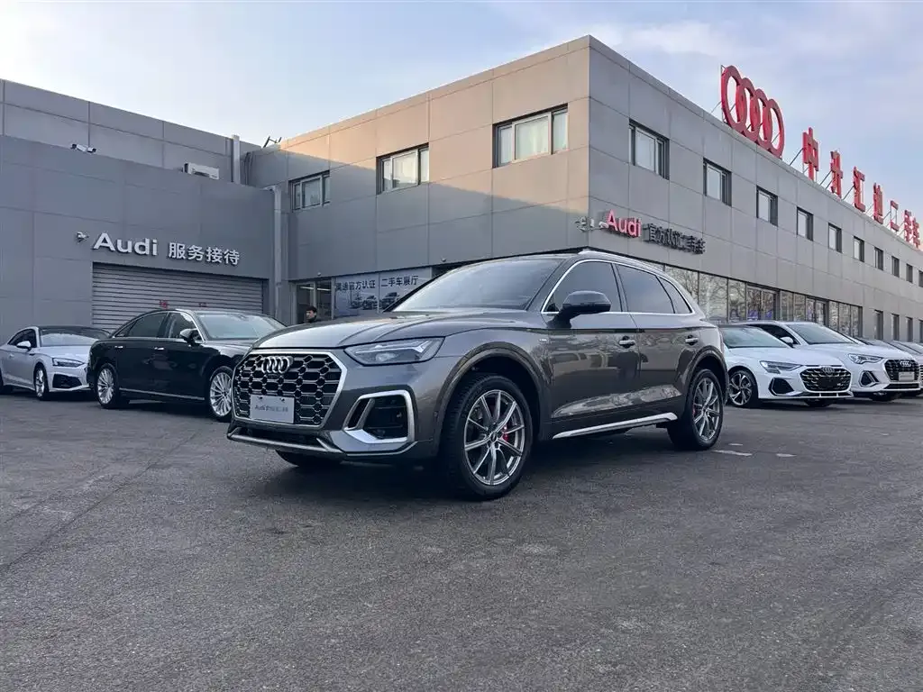 Audi Q5L 2023 из CN, фото 1