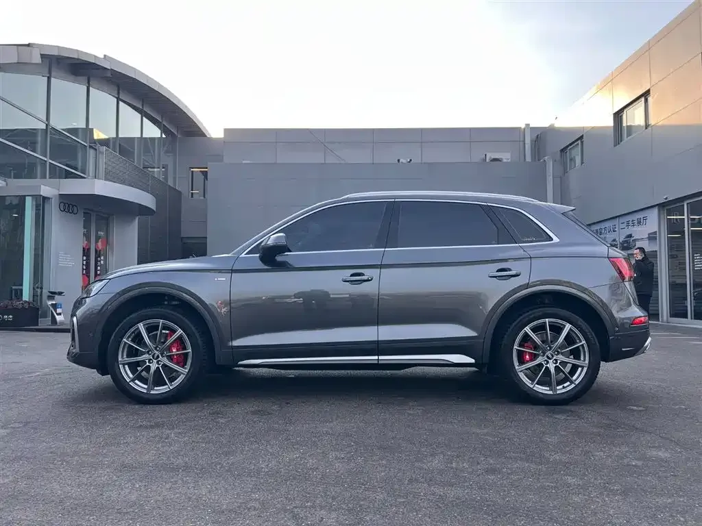 Audi Q5L 2023 из CN, фото 3