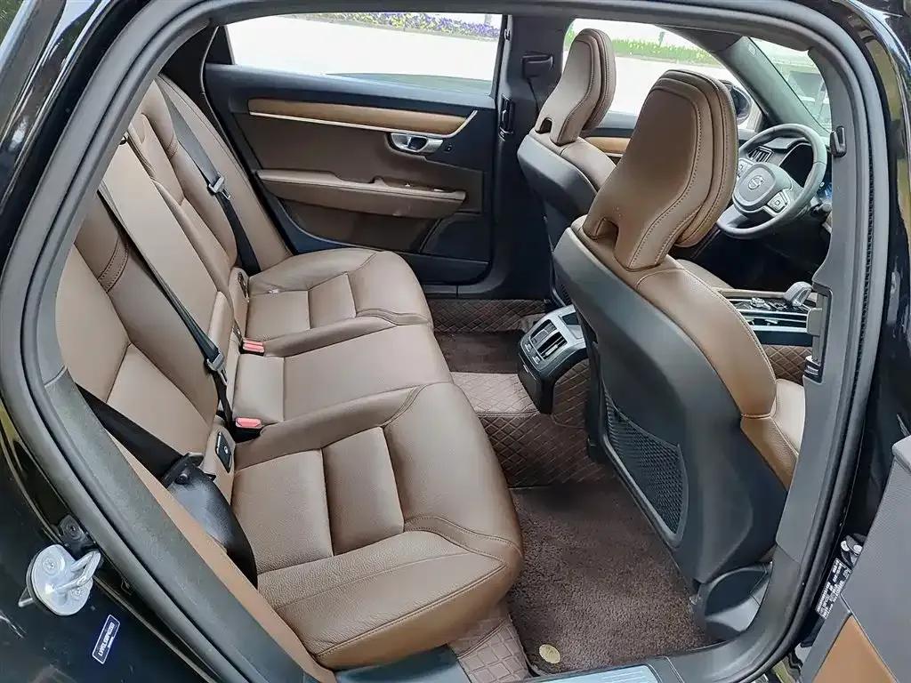 Volvo S90 2024 из CN, фото 8