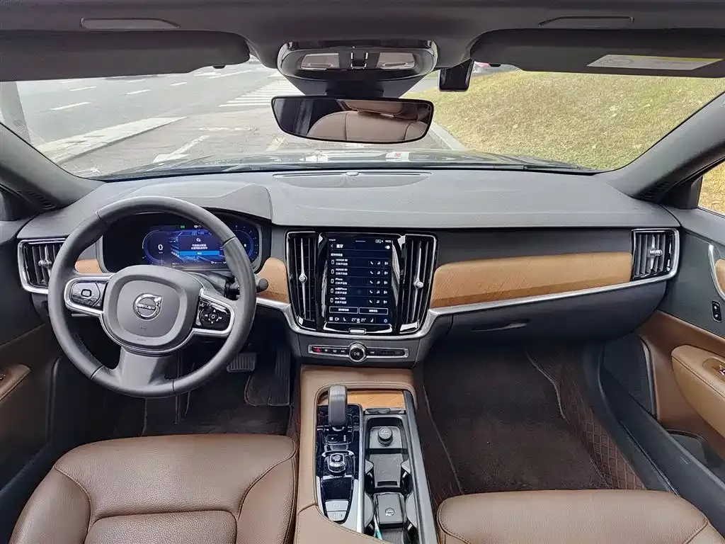 Volvo S90 2024 из CN, фото 2