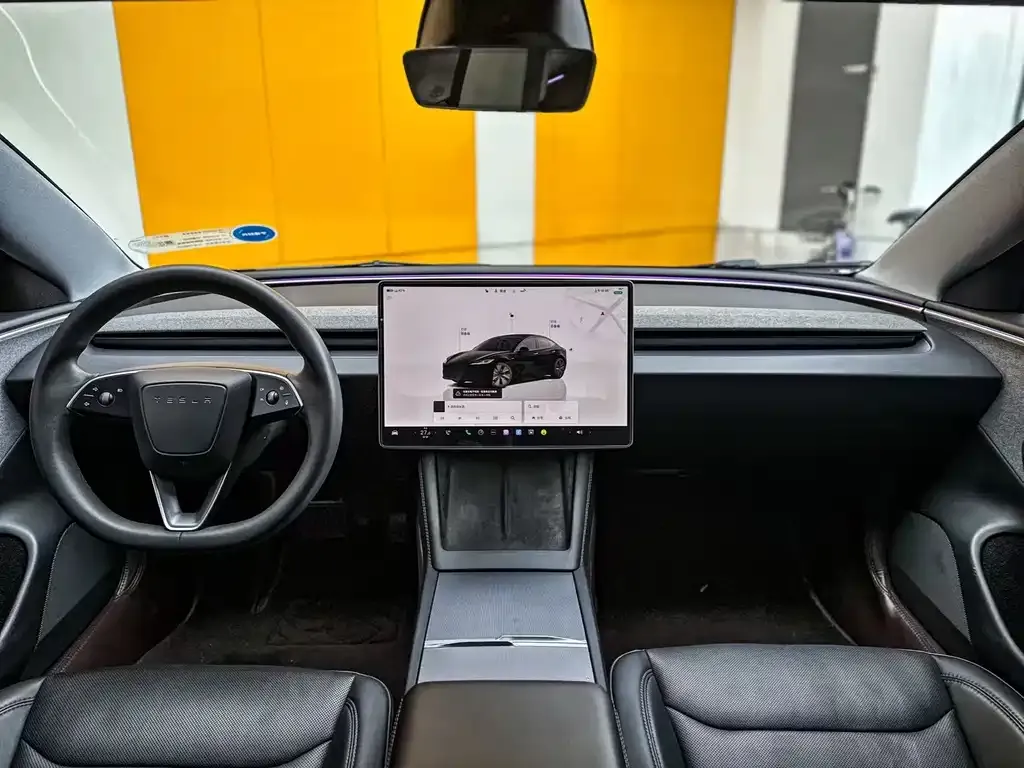 Tesla Model 3 — фото 4