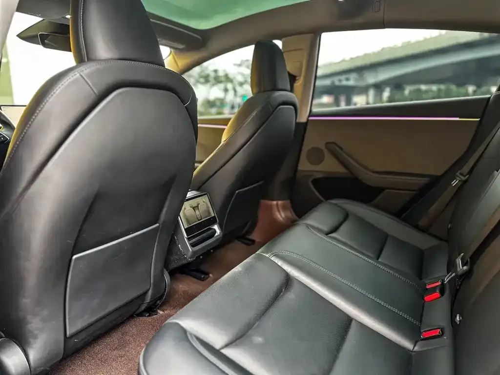 Tesla Model 3 — фото 3