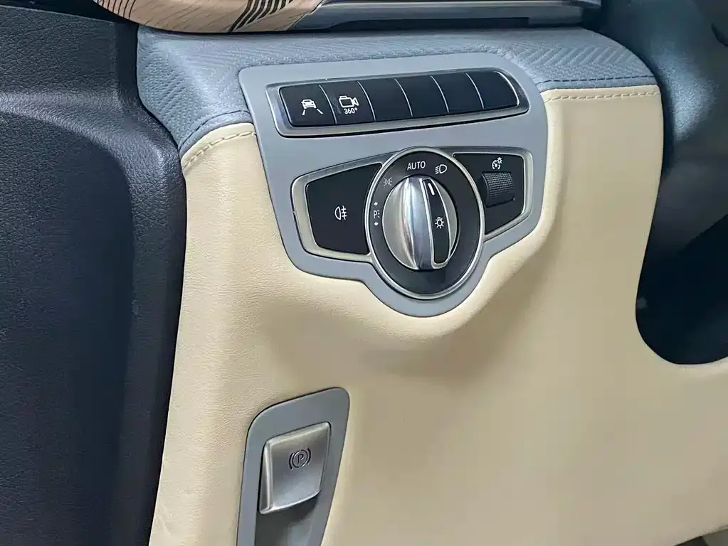 Mercedes-Benz V-Class 2022 из CN, фото 3