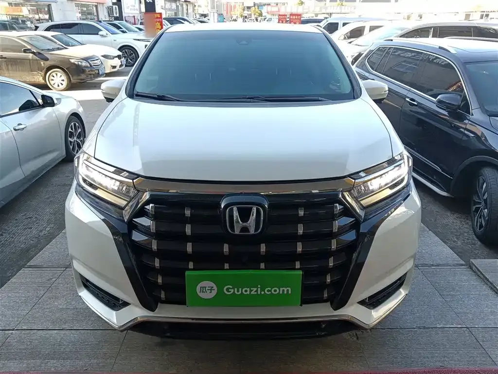 Honda Elysion 2023 из CN, фото 2
