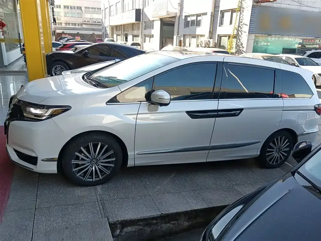 Honda Elysion 2023 из CN, фото 7