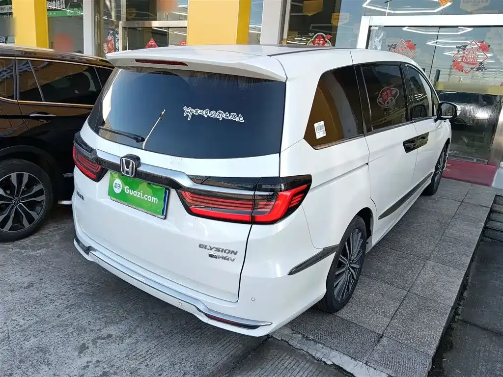 Honda Elysion 2023 из CN, фото 4