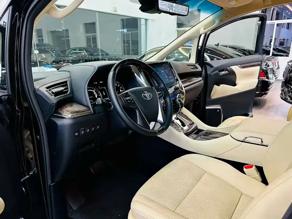 Toyota Vellfire 2023 из CN, фото 6