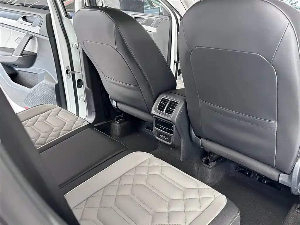 Volkswagen Tayron 2023 из CN, фото 3