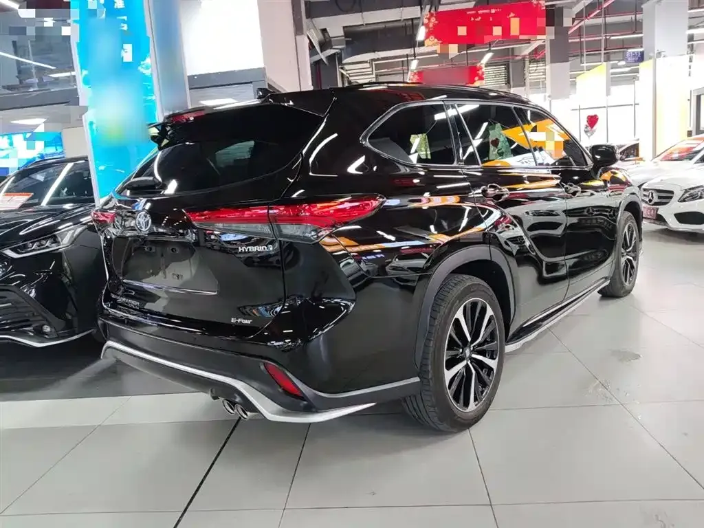 Toyota Crown Kluger 2021 из CN, фото 10