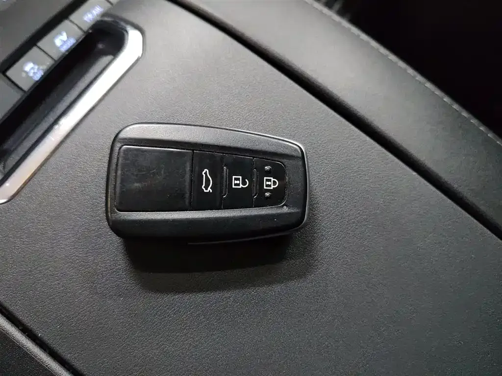 Toyota Crown Kluger 2021 из CN, фото 7