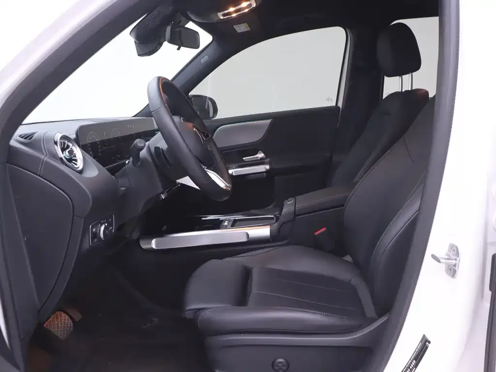 Mercedes-Benz GLB 2023 из CN, фото 9