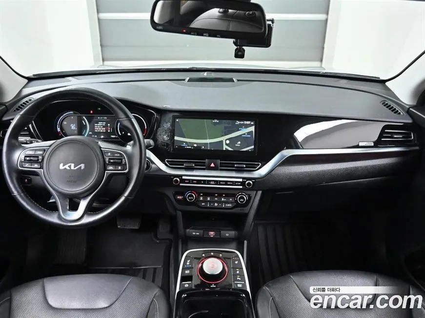 Kia Niro — фото 10