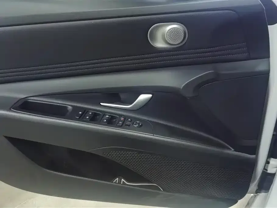 Hyundai Elantra 2025 из CN, фото 4