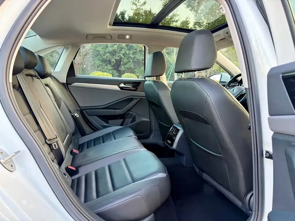 Volkswagen Sagitar 2022 из CN, фото 7