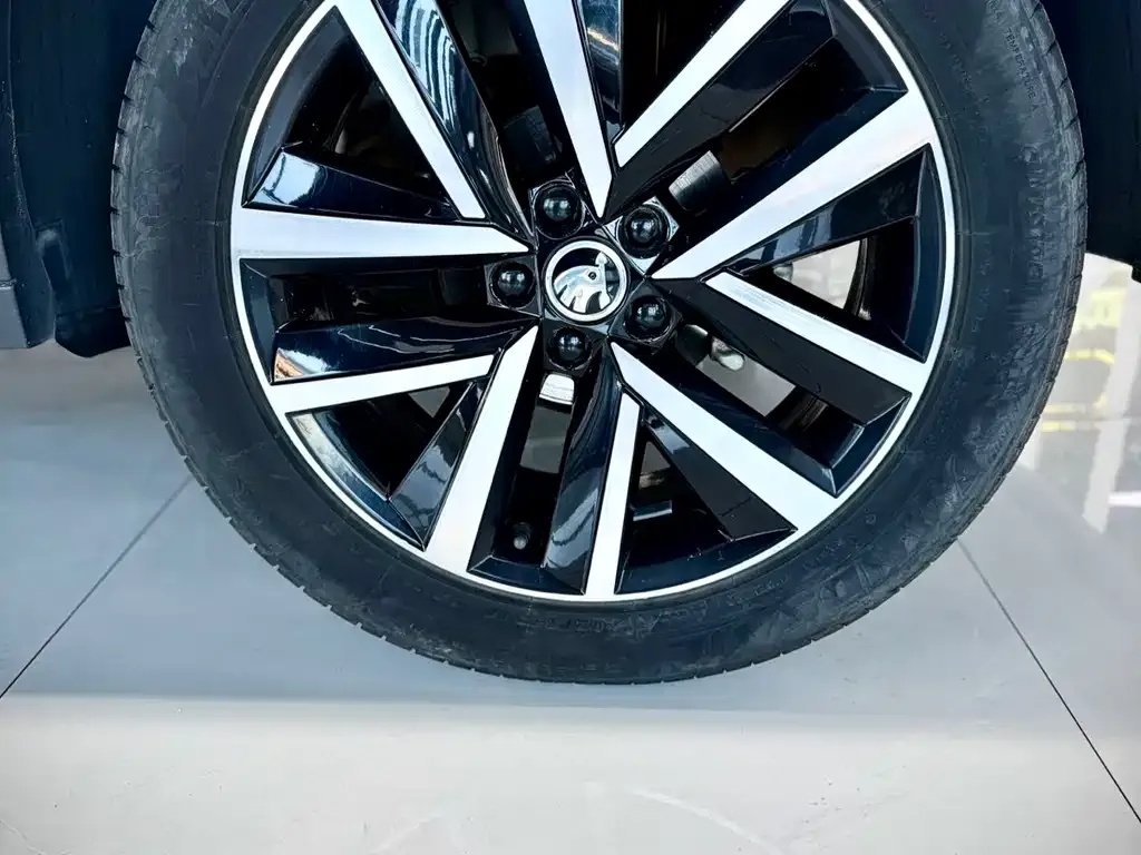 Skoda Kamiq — фото 9