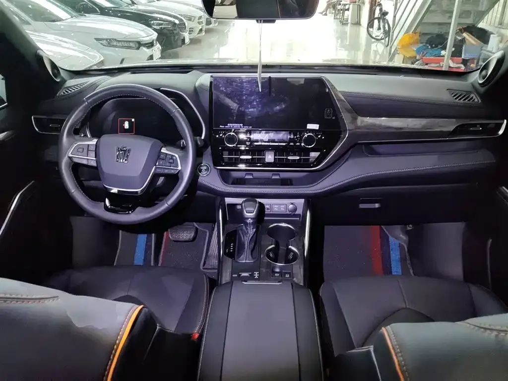 Toyota Crown Kluger 2025 из CN, фото 4