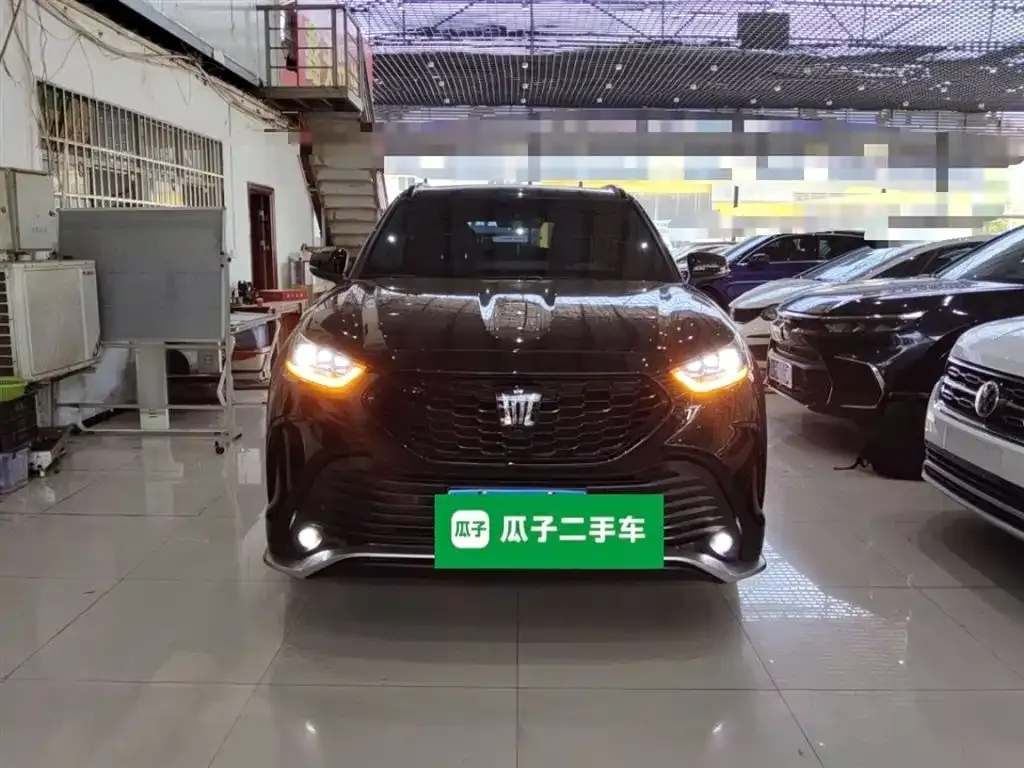 Toyota Crown Kluger 2025 из CN, фото 10