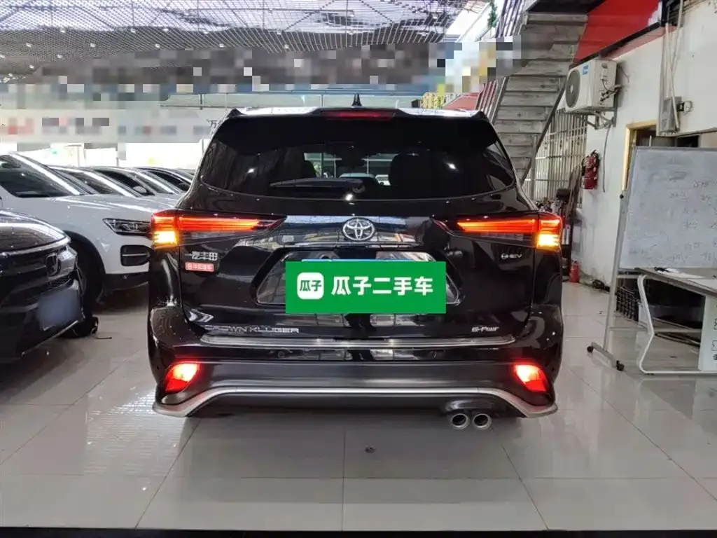 Toyota Crown Kluger 2025 из CN, фото 7