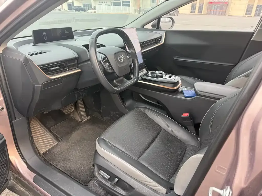 Toyota bZ3 2023 из CN, фото 8
