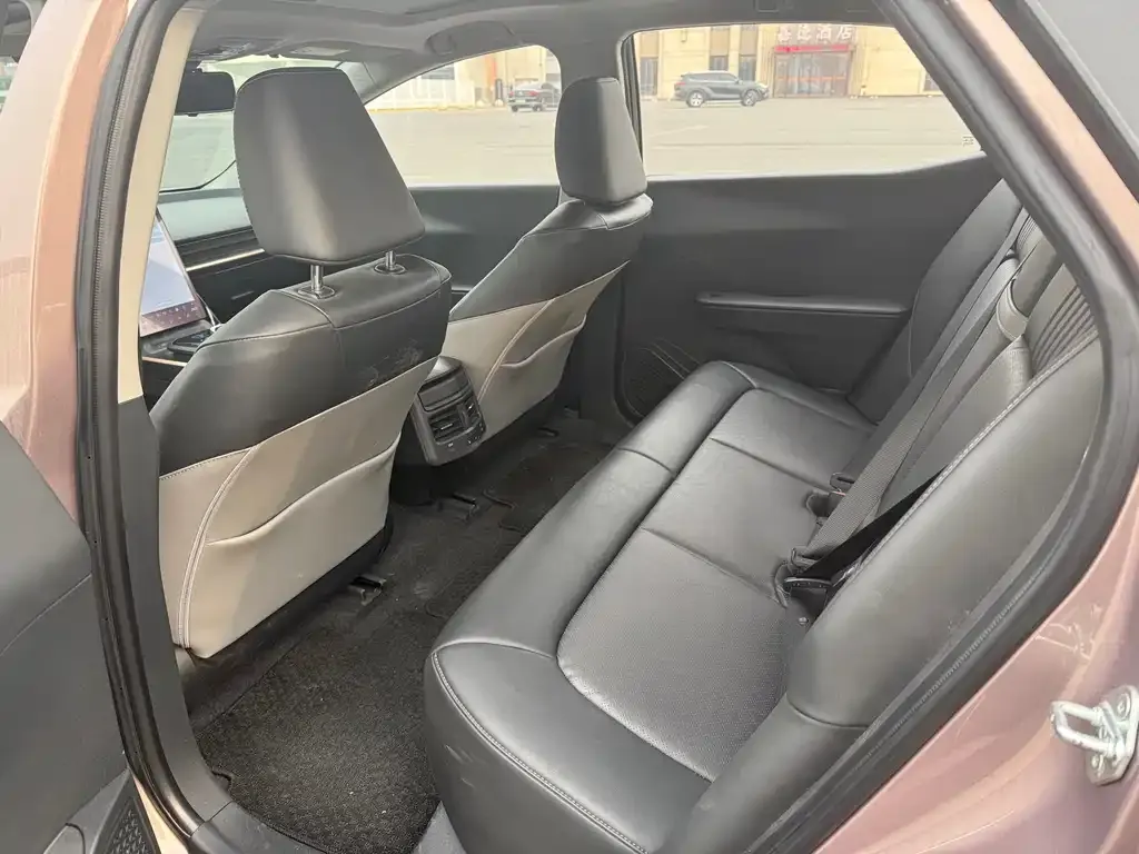 Toyota bZ3 2023 из CN, фото 9