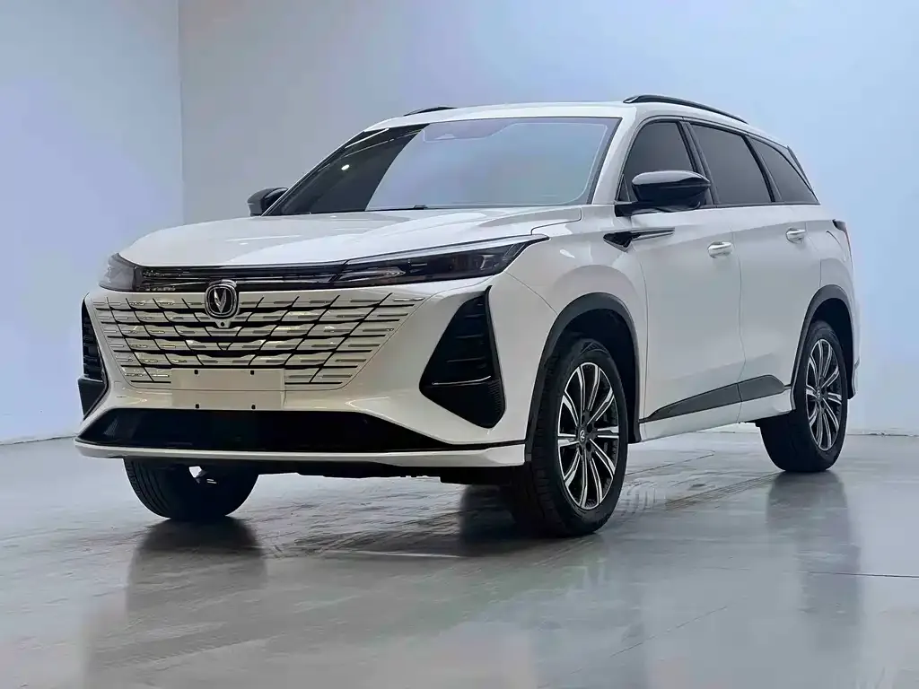 Changan CS75PLUS — фото 1