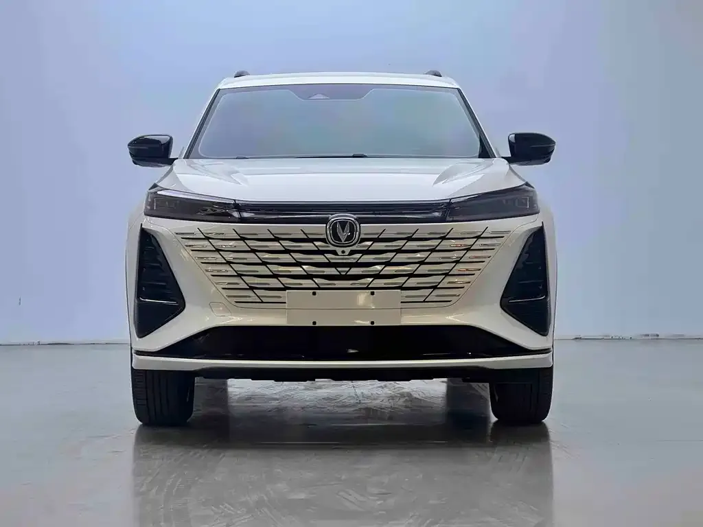 Changan CS75PLUS — фото 2