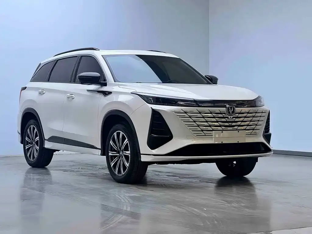 Changan CS75PLUS — фото 3