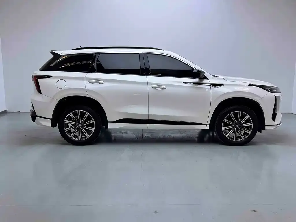 Changan CS75PLUS — фото 4