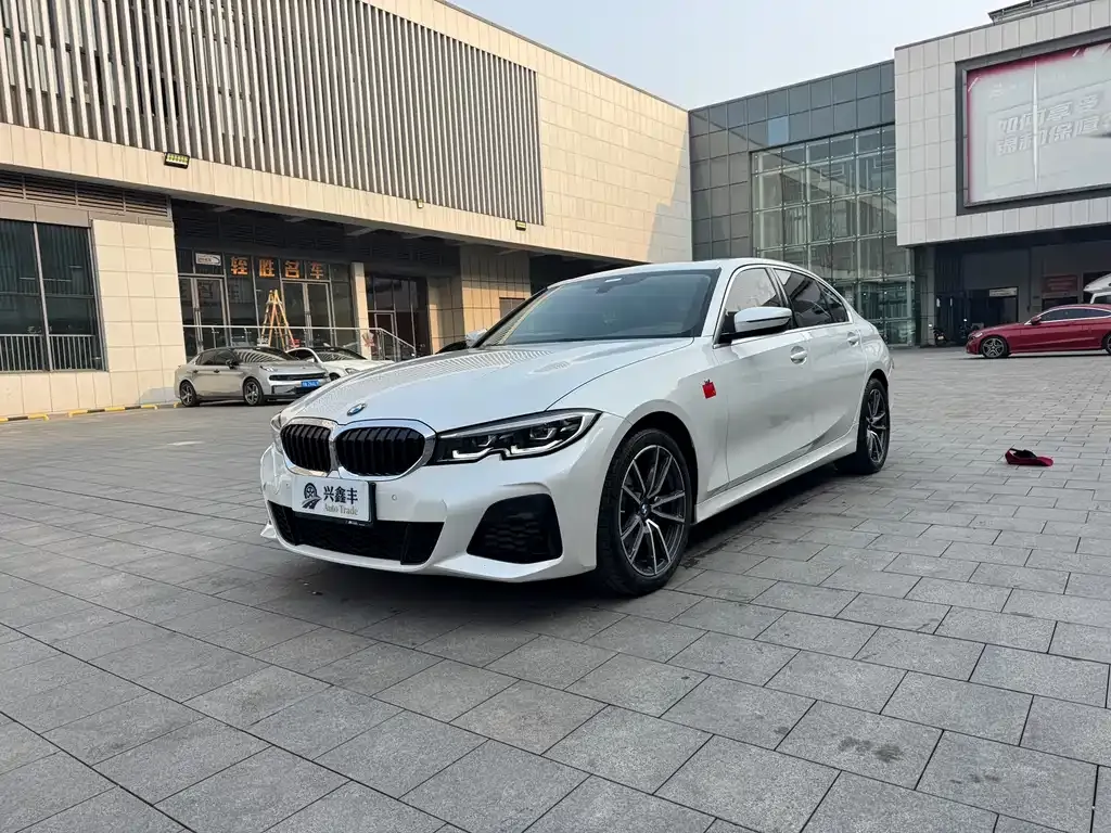 BMW 3 Series 2022 из CN, фото 1