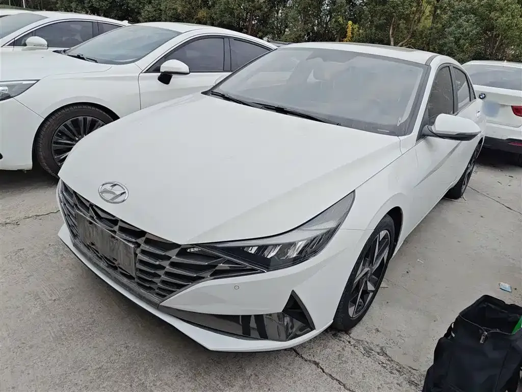Hyundai Elantra 2022 из CN, фото 1