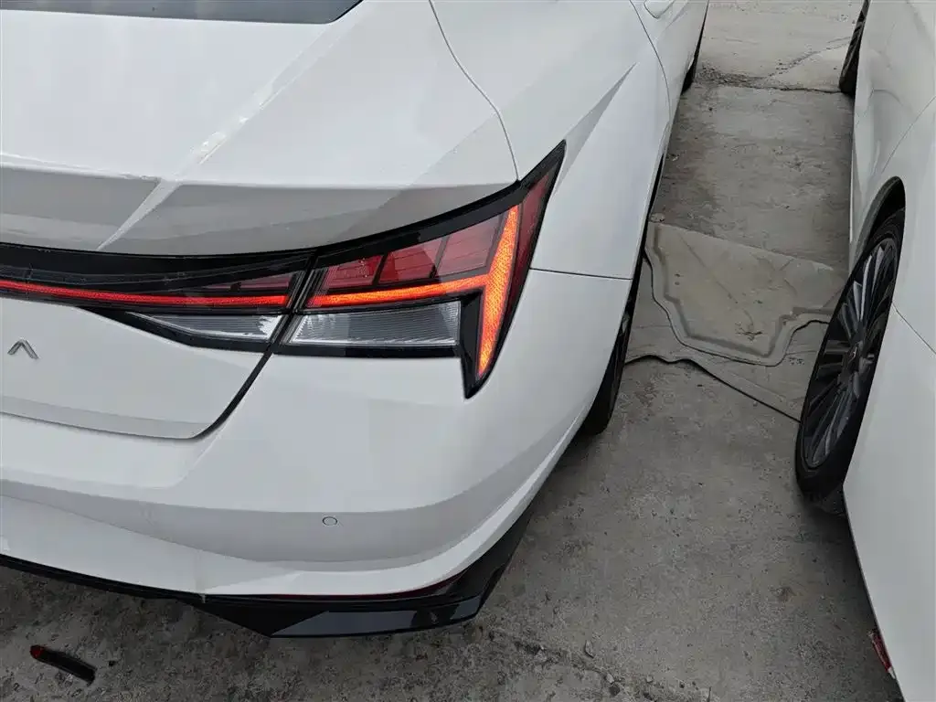 Hyundai Elantra 2022 из CN, фото 8