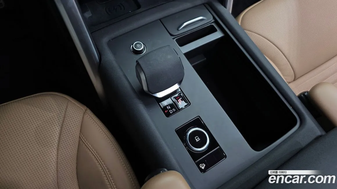 Land Rover Discovery 2024 из KR, фото 9