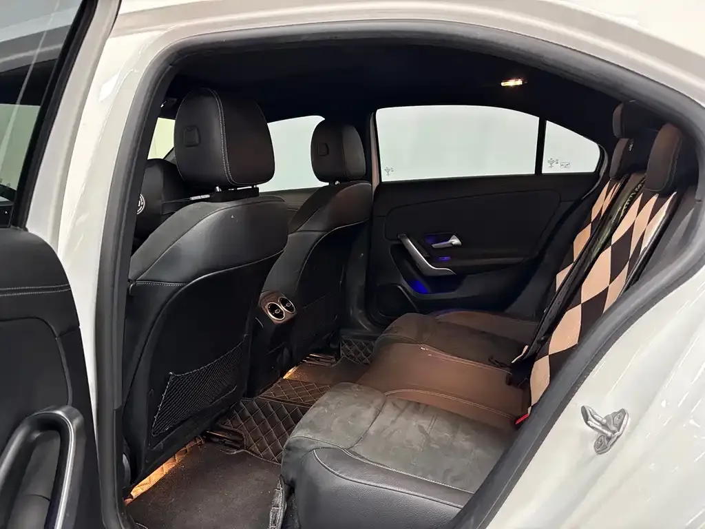 Mercedes-Benz A-Class 2023 из CN, фото 3