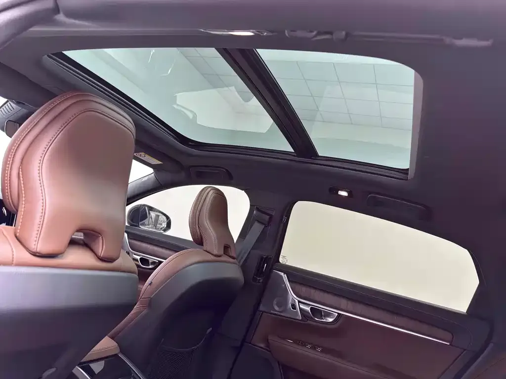 Volvo S90 2021 из CN, фото 3