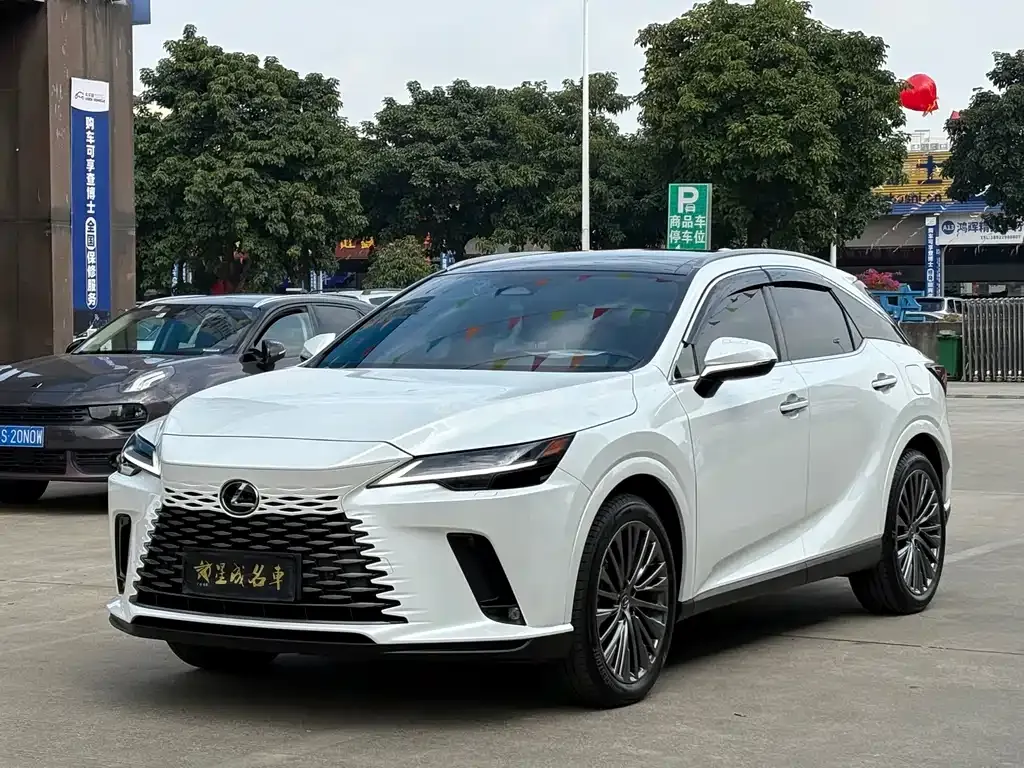 Lexus RX — фото 1