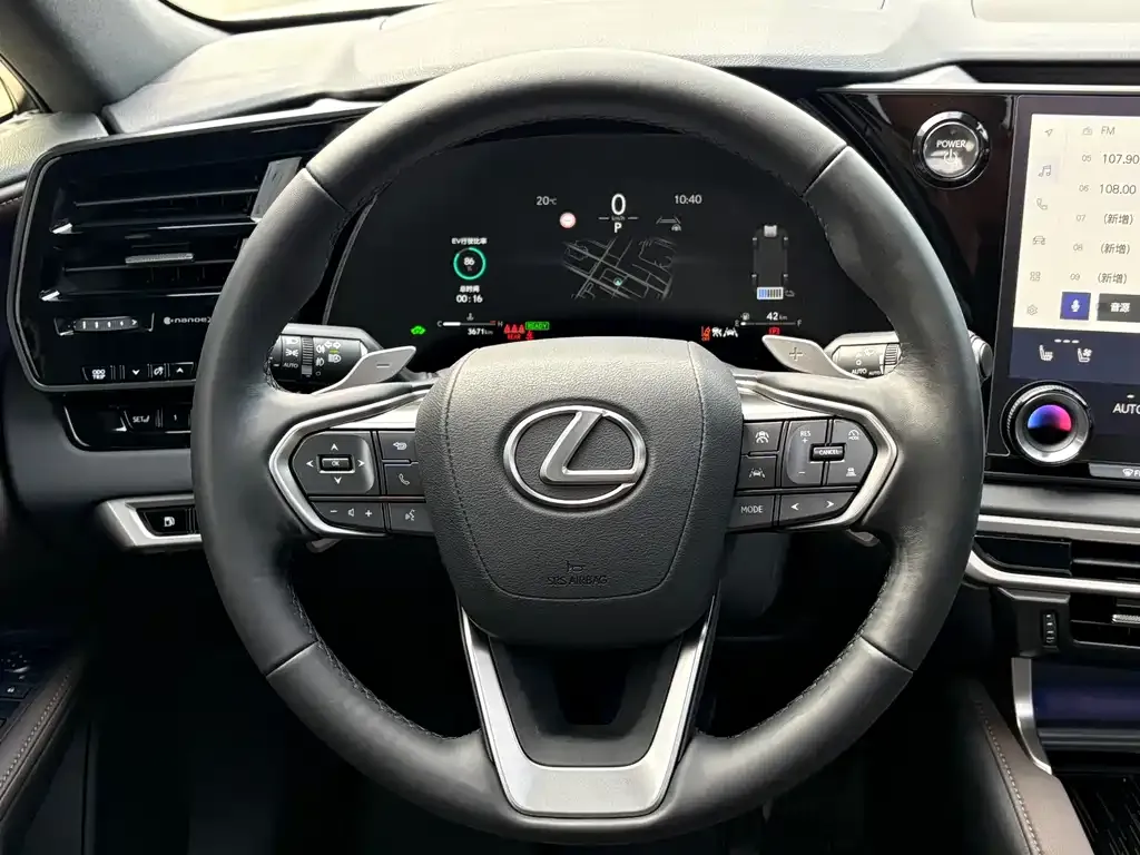 Lexus RX — фото 2