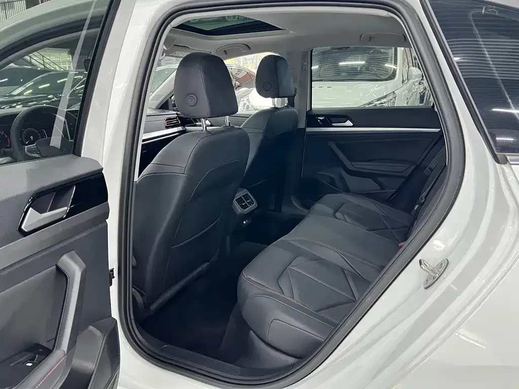 Volkswagen Lavida 2024 из CN, фото 5