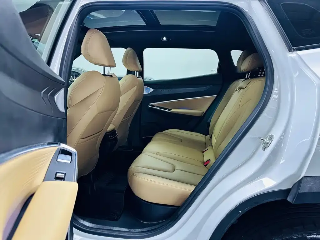 Geely Boyue 2024 из CN, фото 2