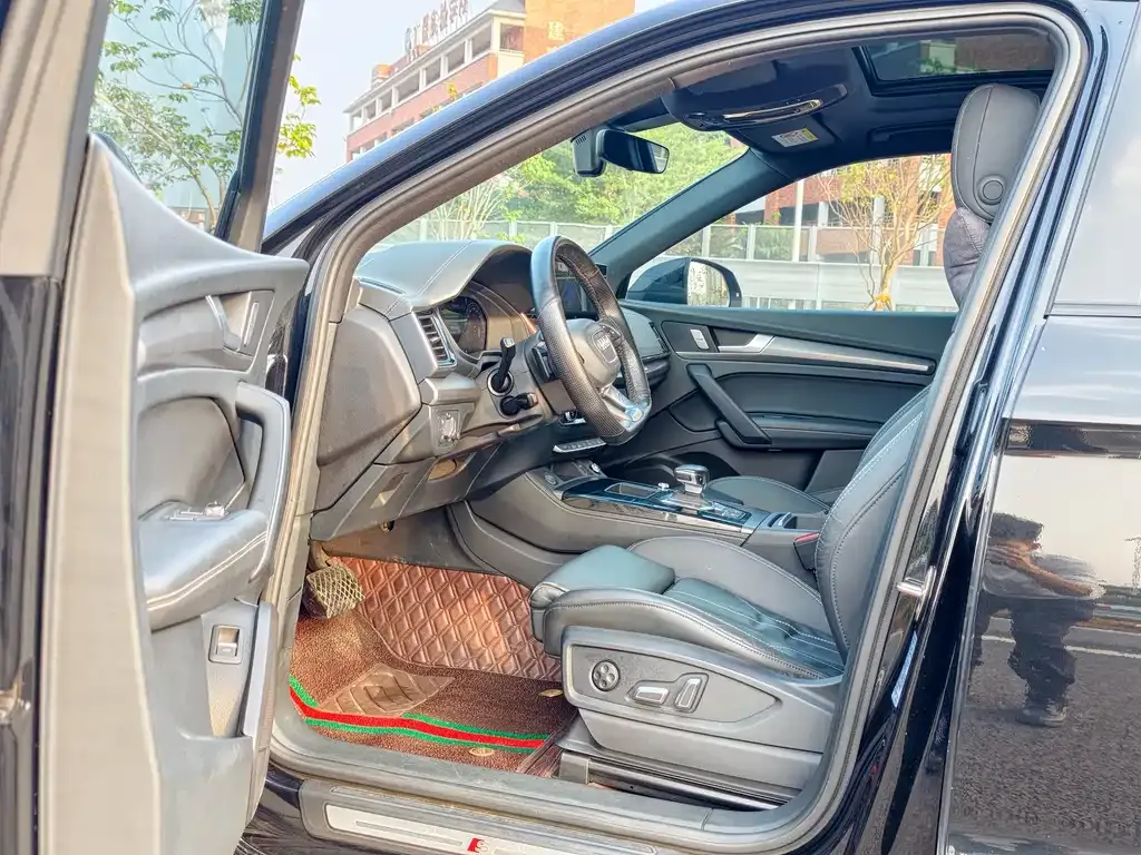 Audi Q5L 2023 из CN, фото 2