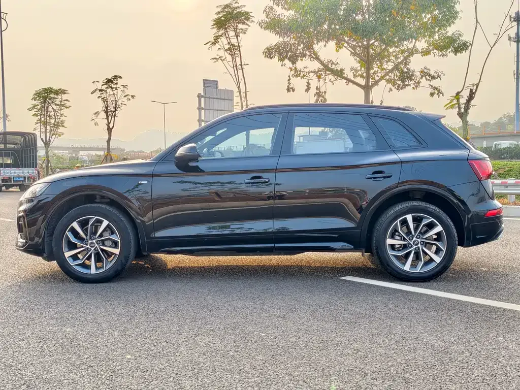 Audi Q5L 2023 из CN, фото 9