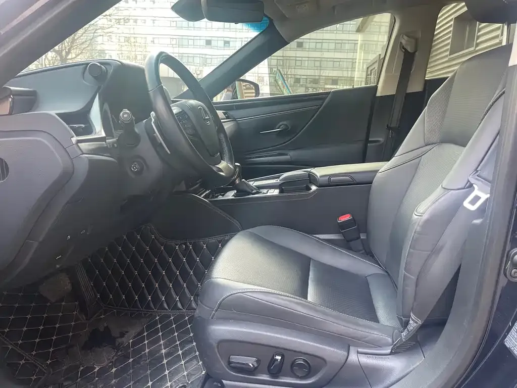 Lexus ES 2021 из CN, фото 9