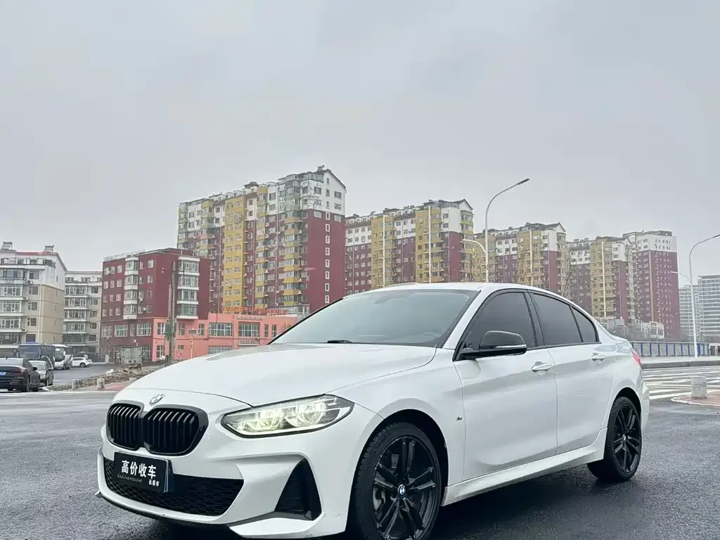 BMW 1 Series 2022 из CN, фото 1