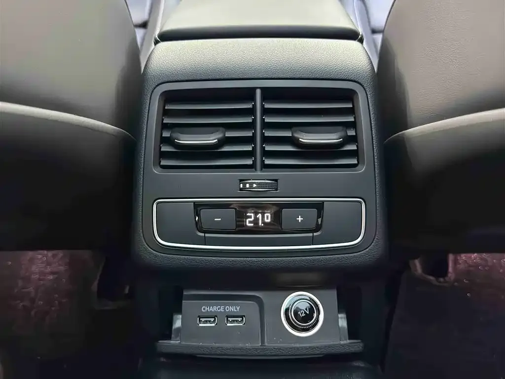 Audi A4L 2025 из CN, фото 3