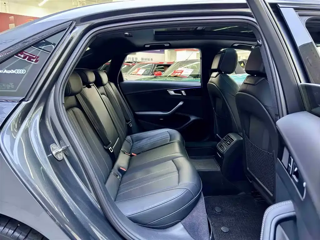 Audi A4L 2025 из CN, фото 6