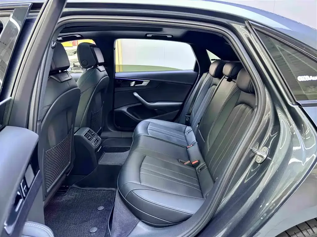 Audi A4L 2025 из CN, фото 8